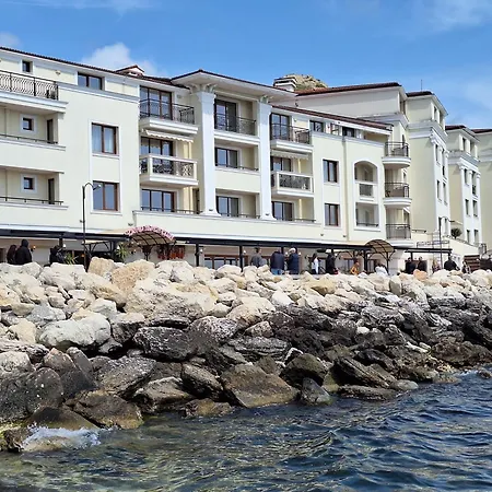 Apartment Maraya 2, Carpe Diem Complex, Balchik, Free Parking *